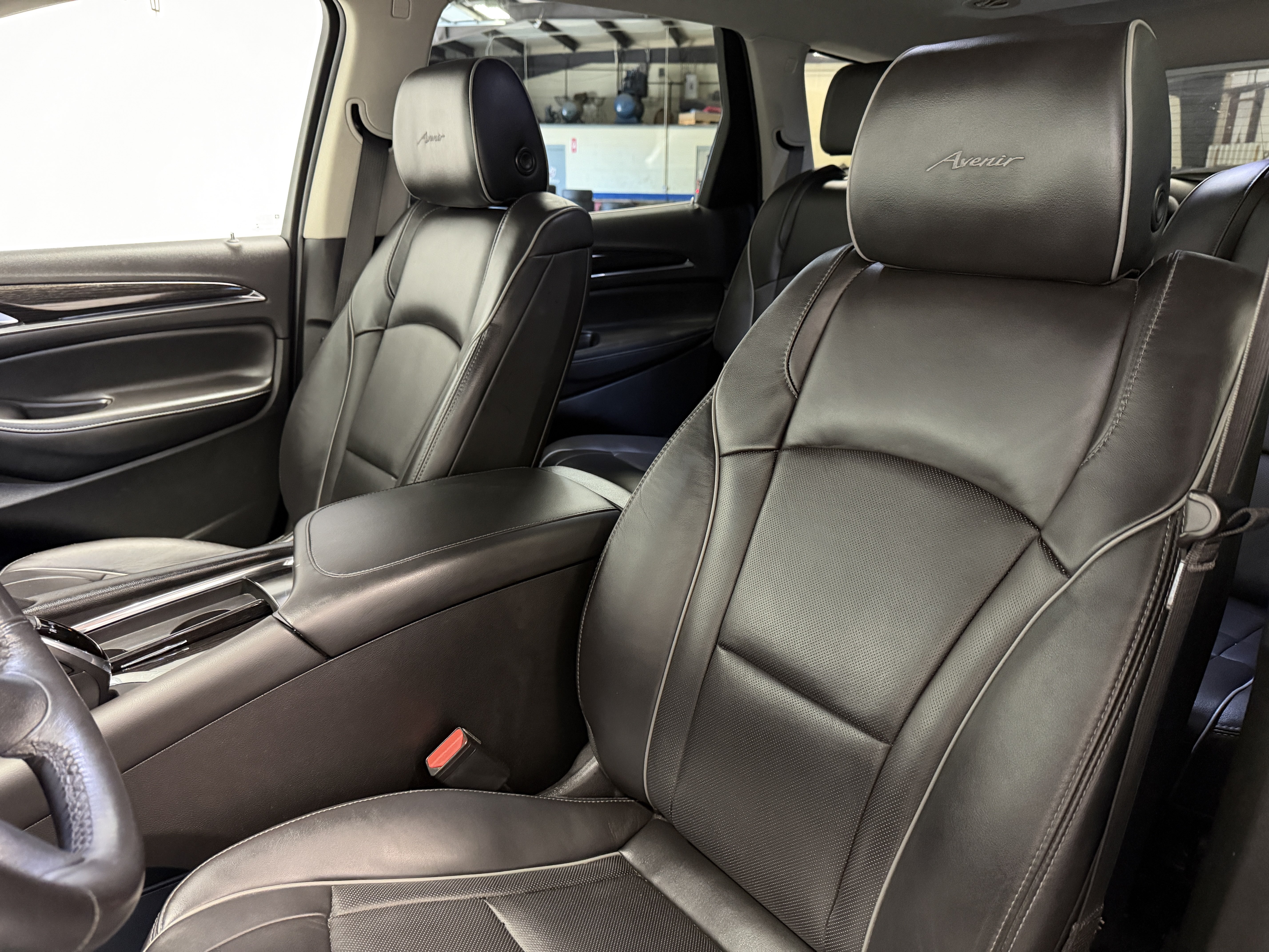 Used 2020 Buick Enclave Avenir w/ Avenir Technology Package FWD image 20
