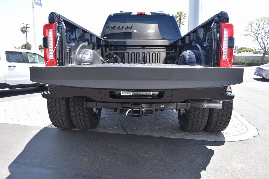 Used 2025 Ford F450 Lariat w/ FX4 Off-Road Package image 14