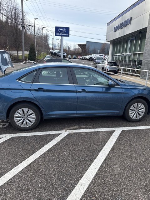 Used 2019 Volkswagen Jetta S image 2