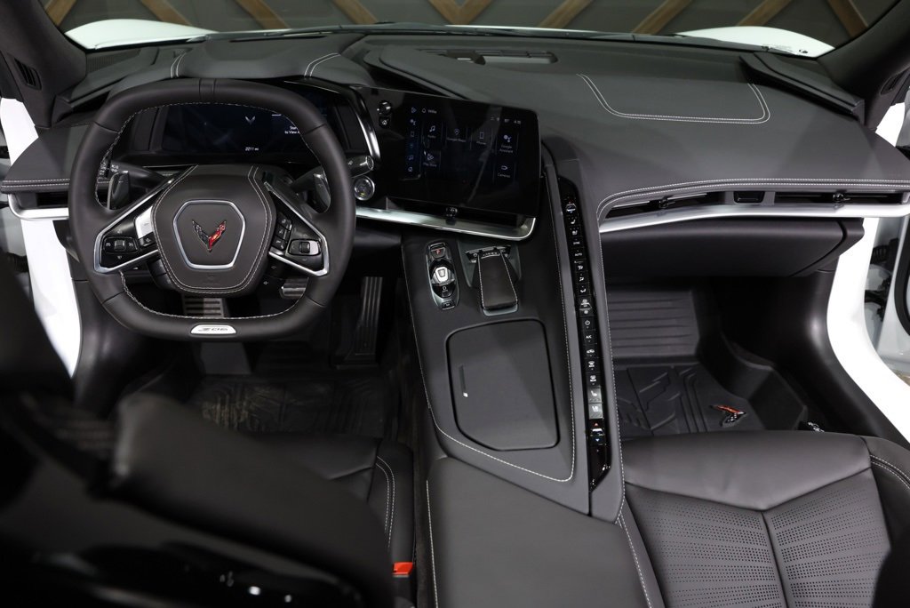 Used 2025 Chevrolet Corvette Z06 image 5