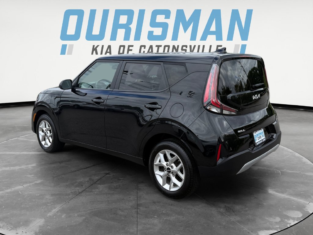 Used 2024 Kia Soul LX w/ Option Group 015 FWD image 4