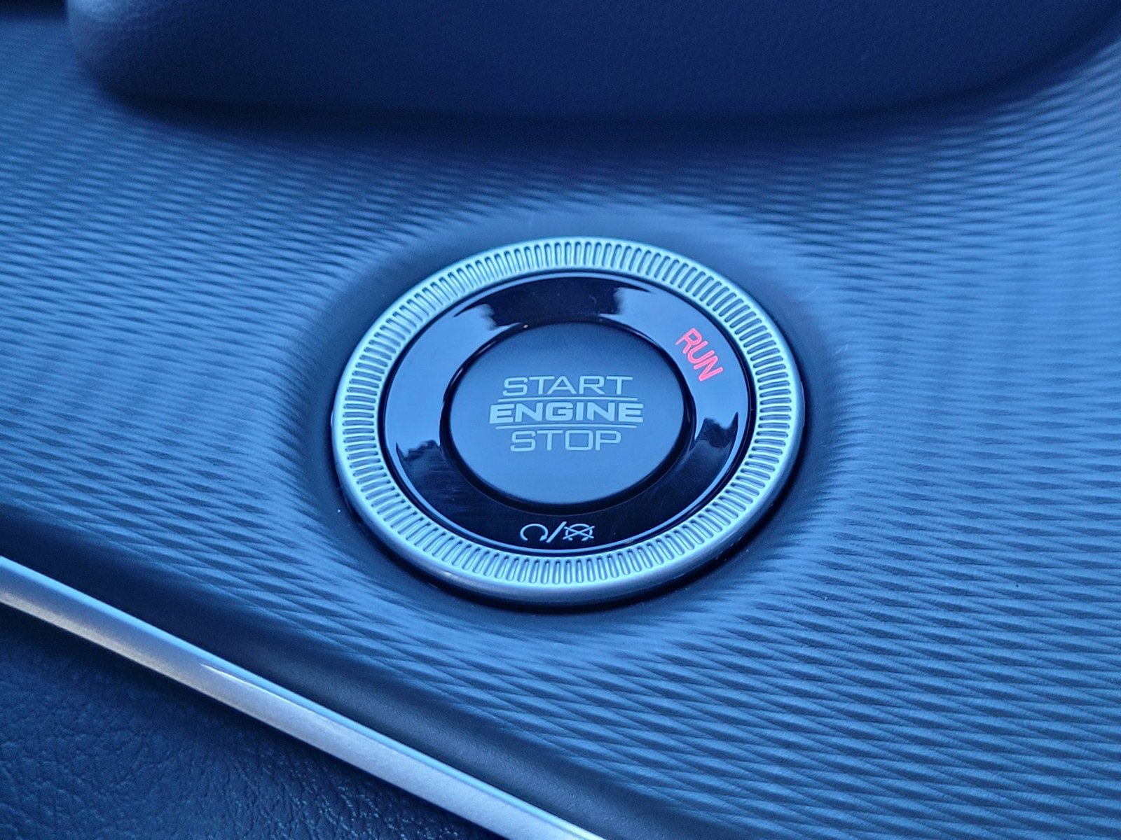 New 2025 Jeep Grand Cherokee Altitude image 21