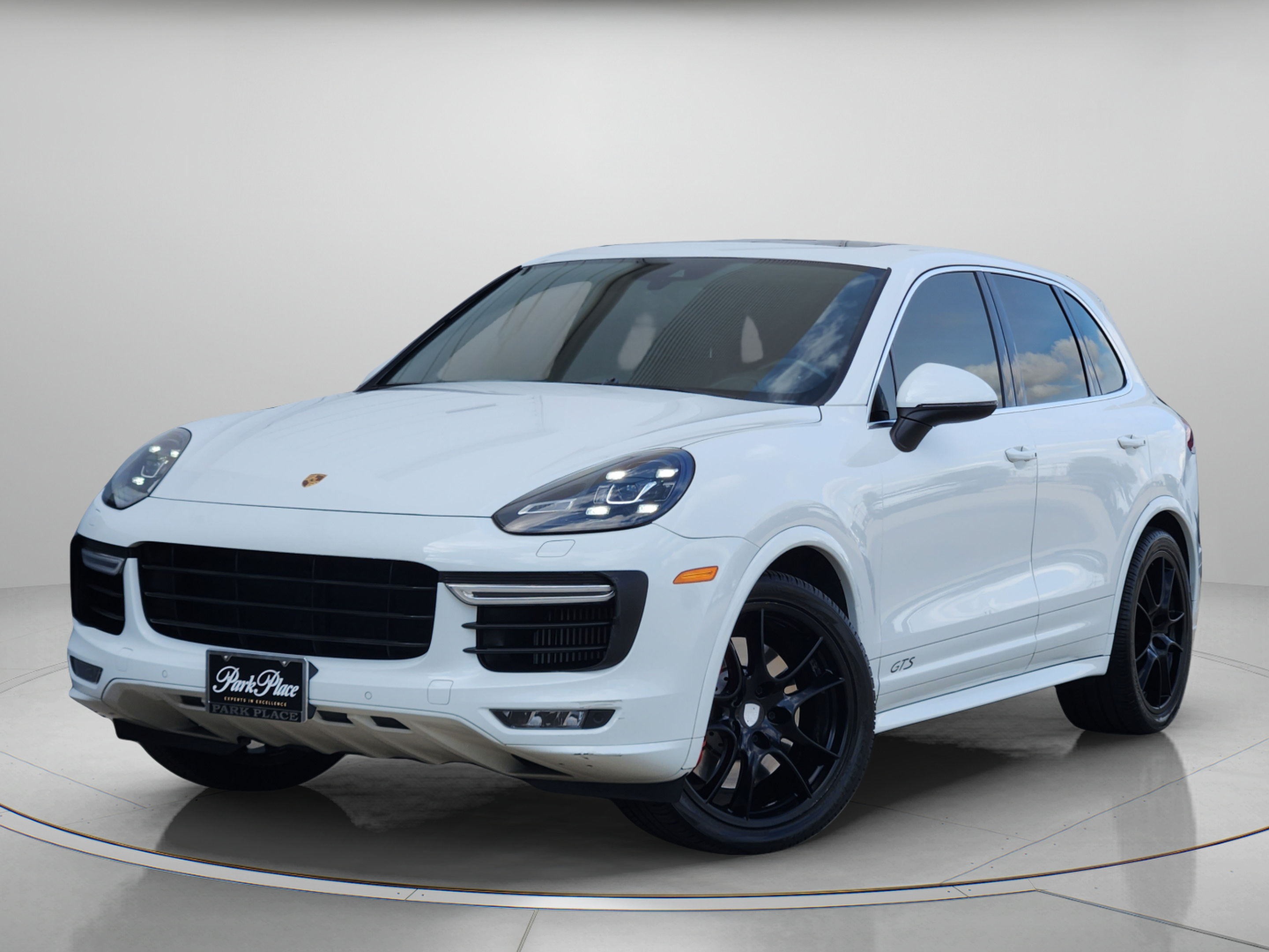 Used 2016 Porsche Cayenne GTS AWD/4WD image 1