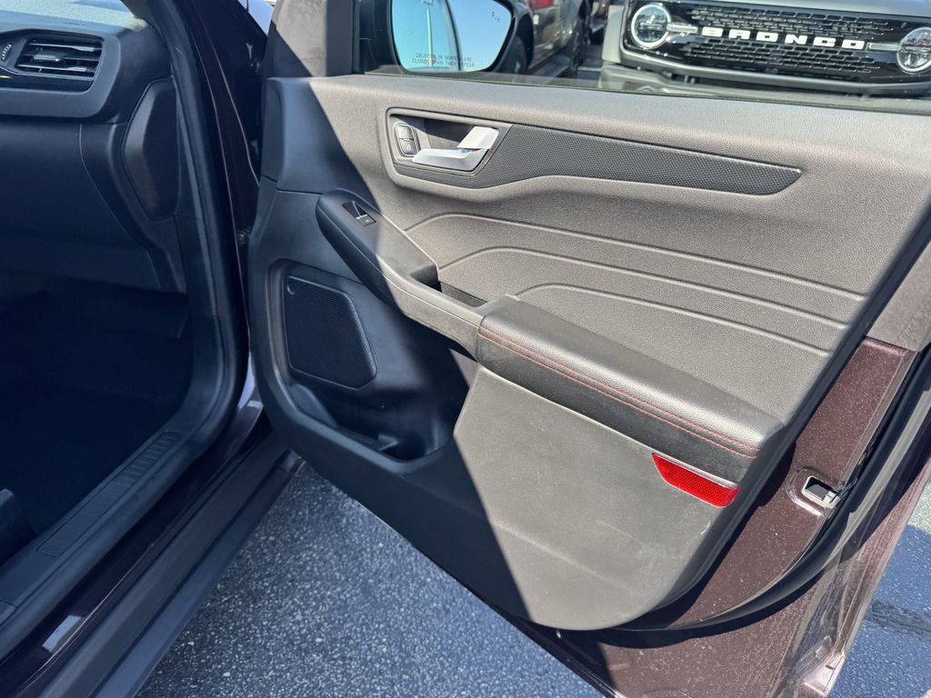 Certified 2023 Ford Escape ST-Line w/ Tech Pack #1 image 19