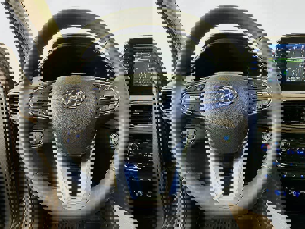 Used 2020 Hyundai Santa Fe Limited image 16