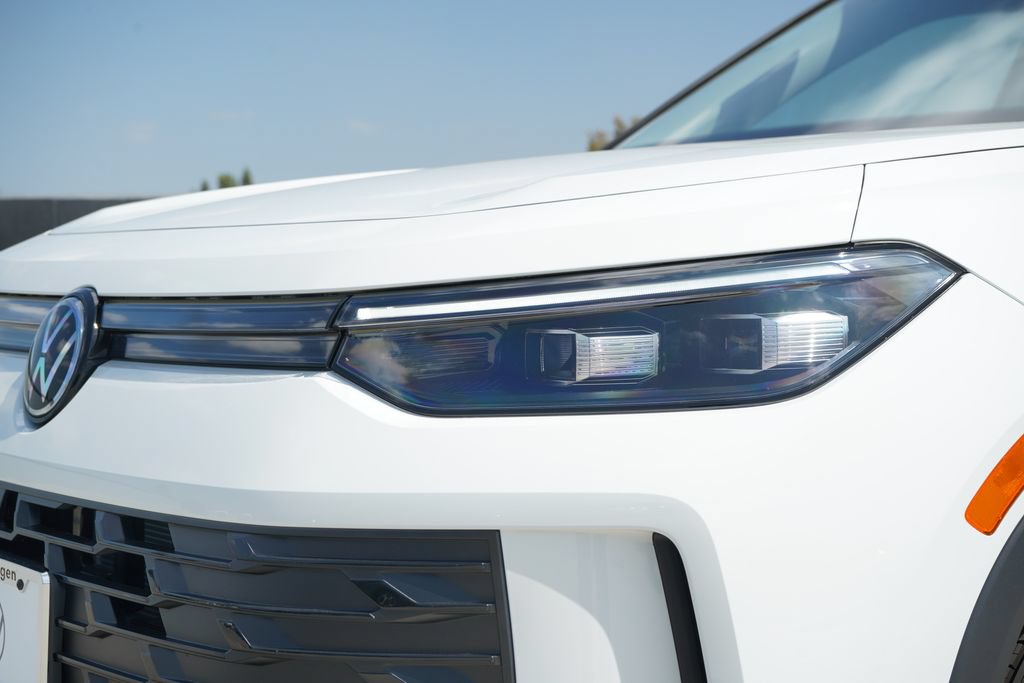 New 2026 Volkswagen Tiguan SE FWD image 9