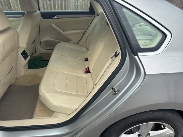 Used 2014 Volkswagen Passat TDI SE FWD image 13
