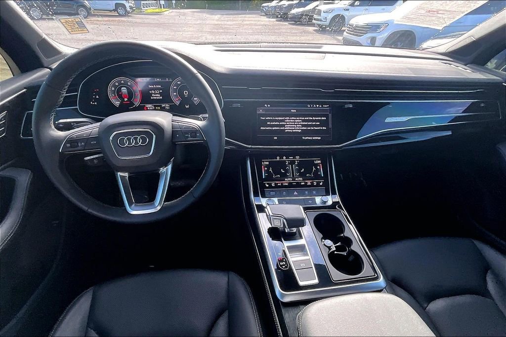 Certified 2025 Audi Q7 3.0T Premium Plus image 3