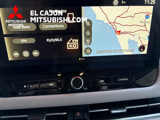 Used 2025 Mitsubishi Outlander AWD image 16