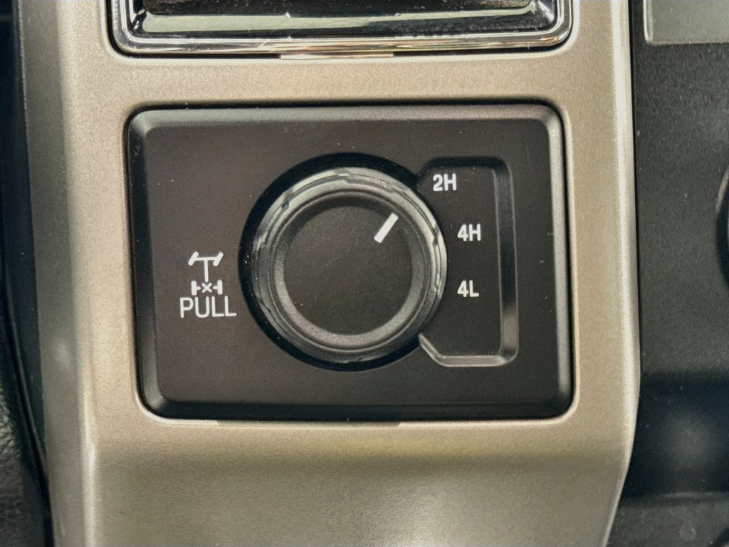 Used 2020 Ford F350 Lariat w/ Lariat Ultimate Package AWD/4WD image 16