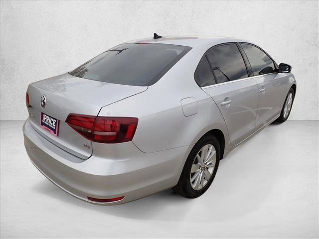 Used 2016 Volkswagen Jetta SE image 4