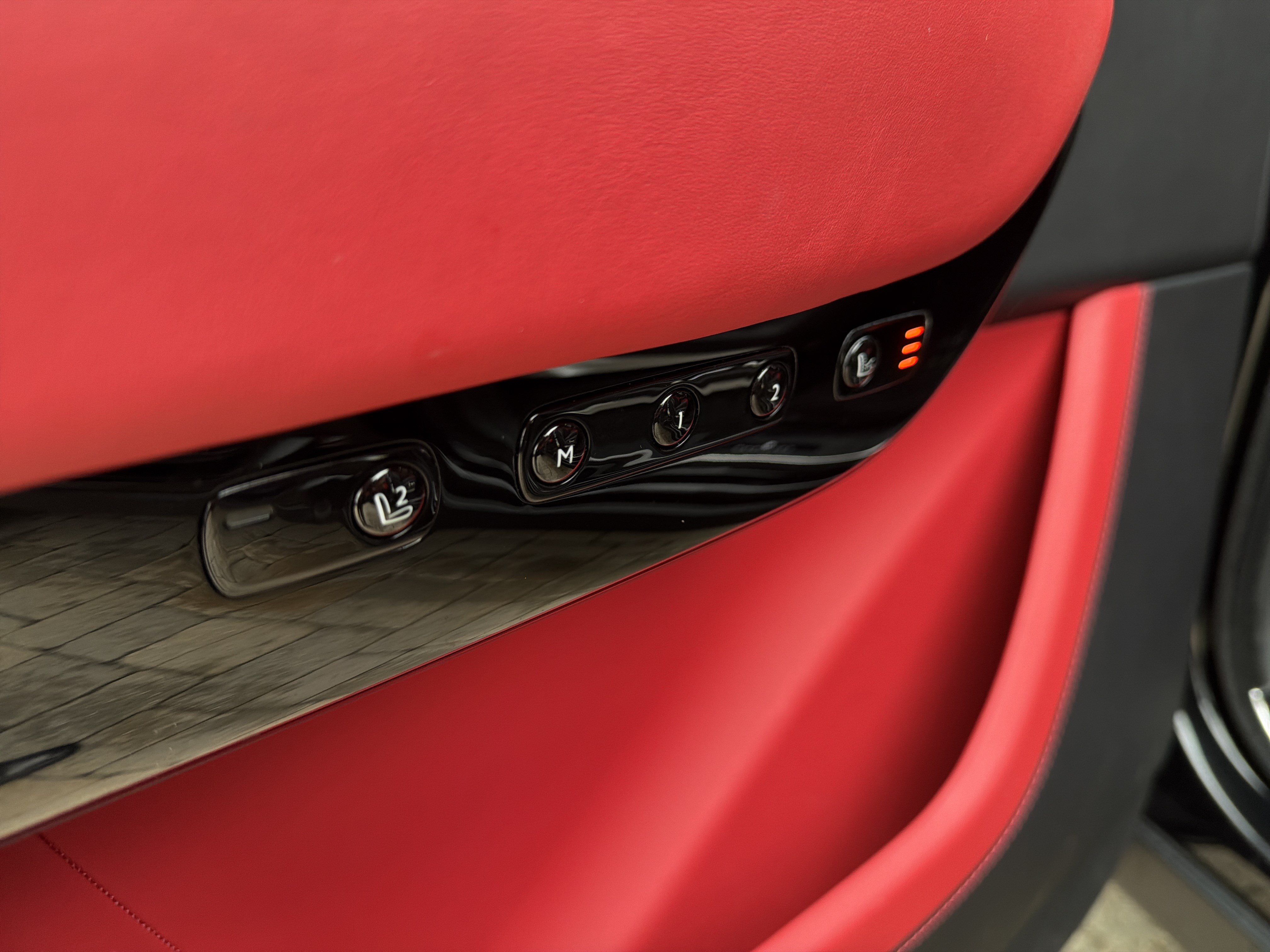Certified 2023 Rolls-Royce Cullinan w/ Cullinan Package AWD/4WD image 43
