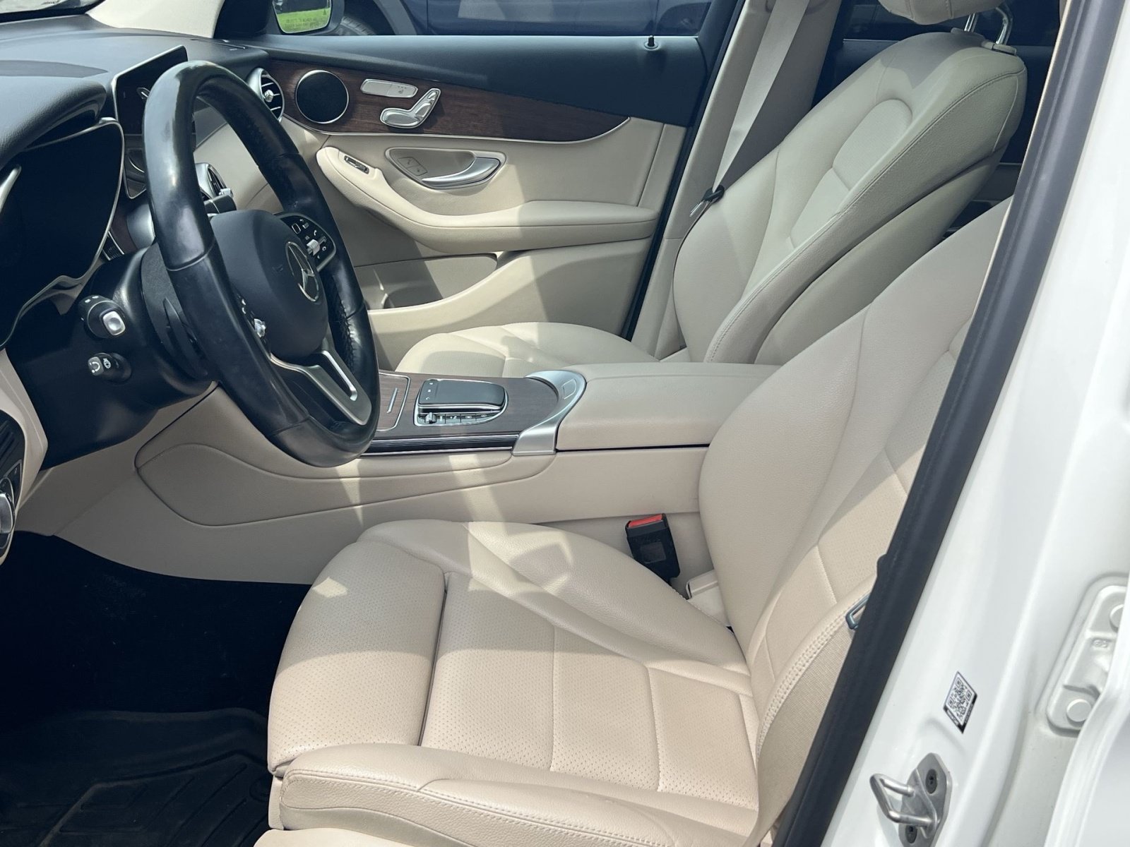 Used 2022 Mercedes-Benz GLC 300 4MATIC image 11