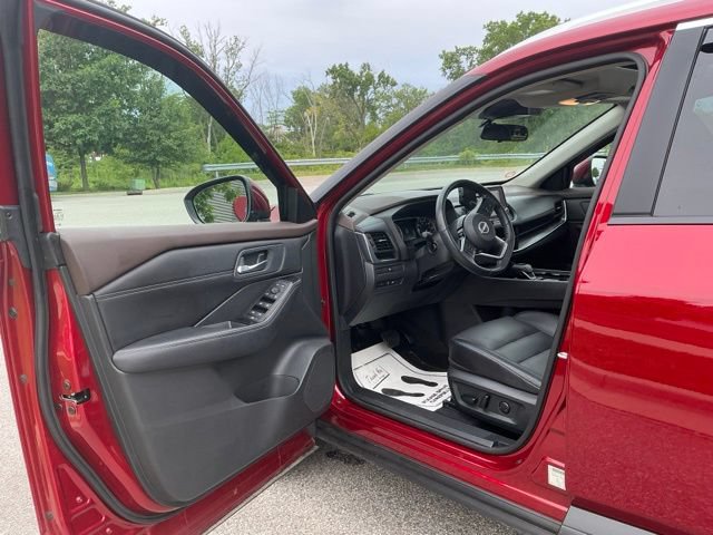 Used 2023 Nissan Rogue SV w/ SV Premium B Package AWD/4WD image 14