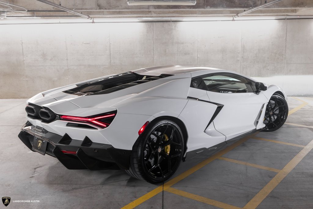 Used 2024 Lamborghini Revuelto image 13