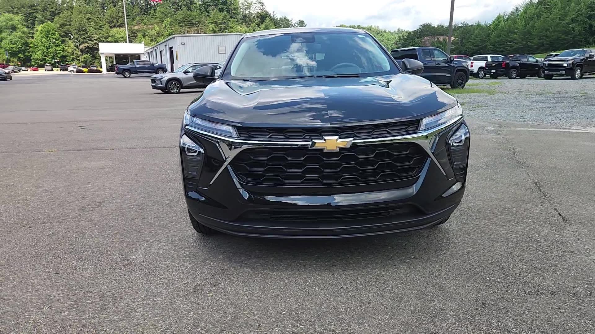 Used 2024 Chevrolet Trax LS w/ Driver Confidence Package FWD image 17