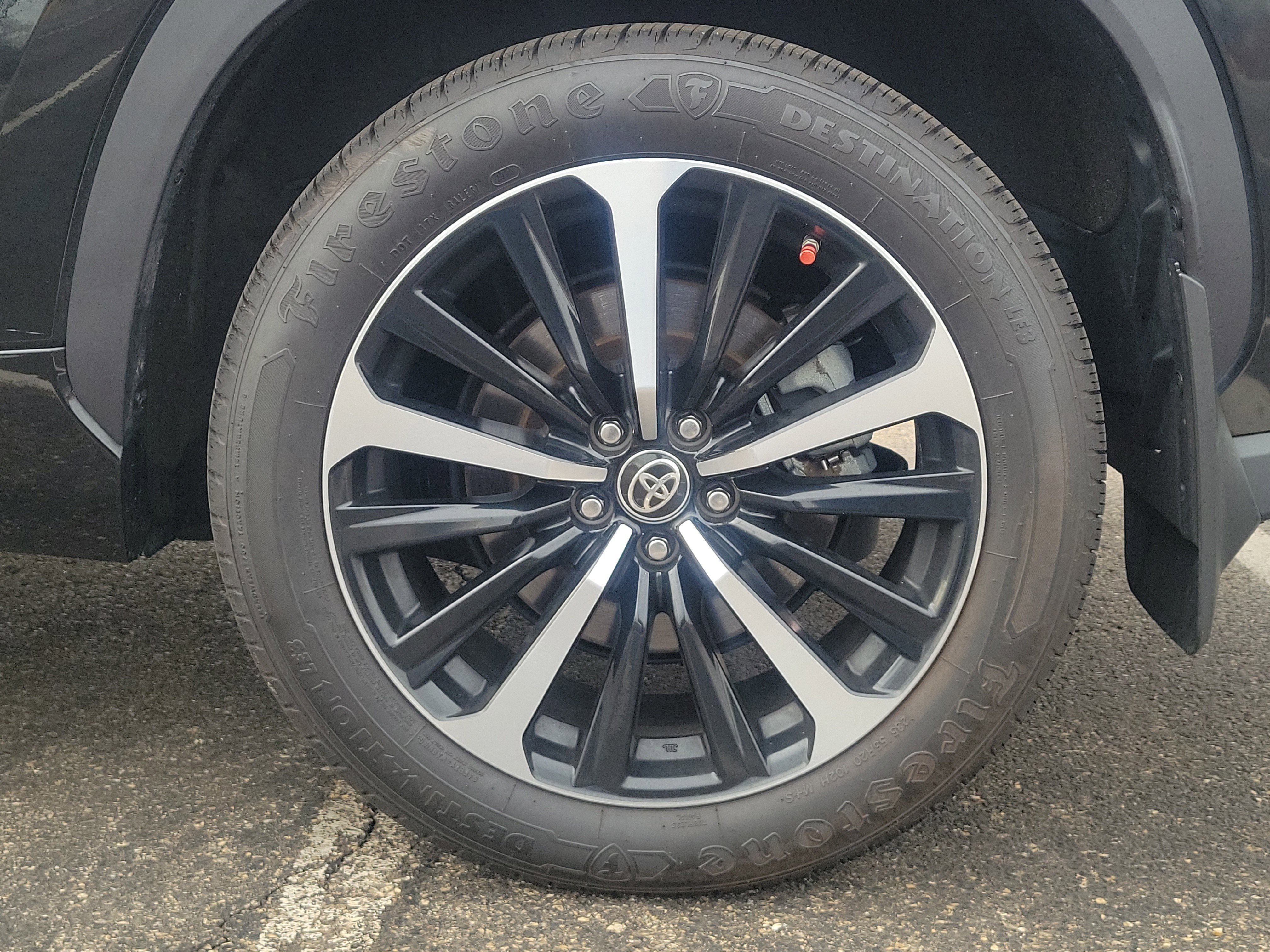 Used 2022 Toyota Highlander XSE image 5
