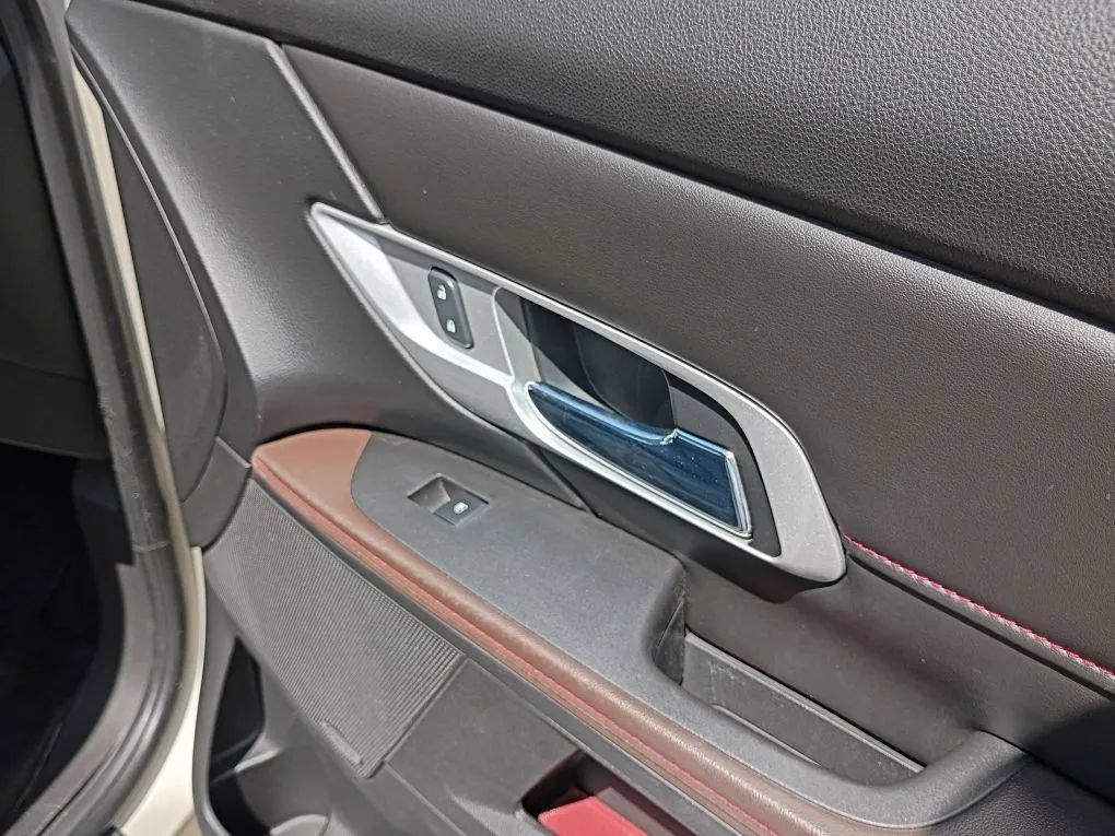 Used 2013 GMC Terrain SLT FWD image 23