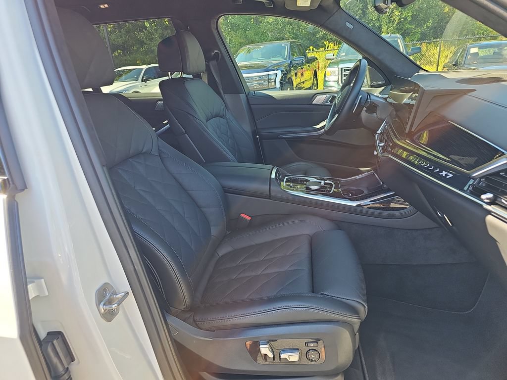 Certified 2026 BMW X7 xDrive40i AWD/4WD image 11