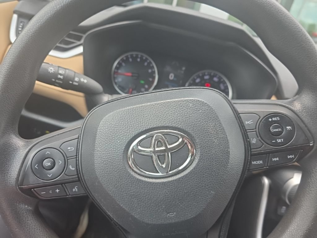 Used 2021 Toyota RAV4 XLE FWD image 26