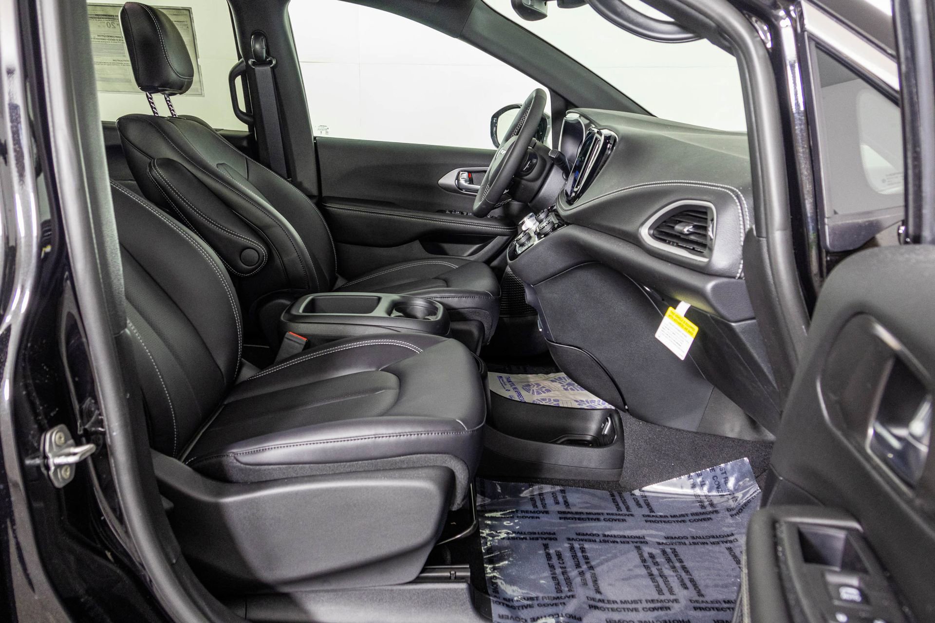 New 2026 Chrysler Pacifica Select AWD/4WD image 45