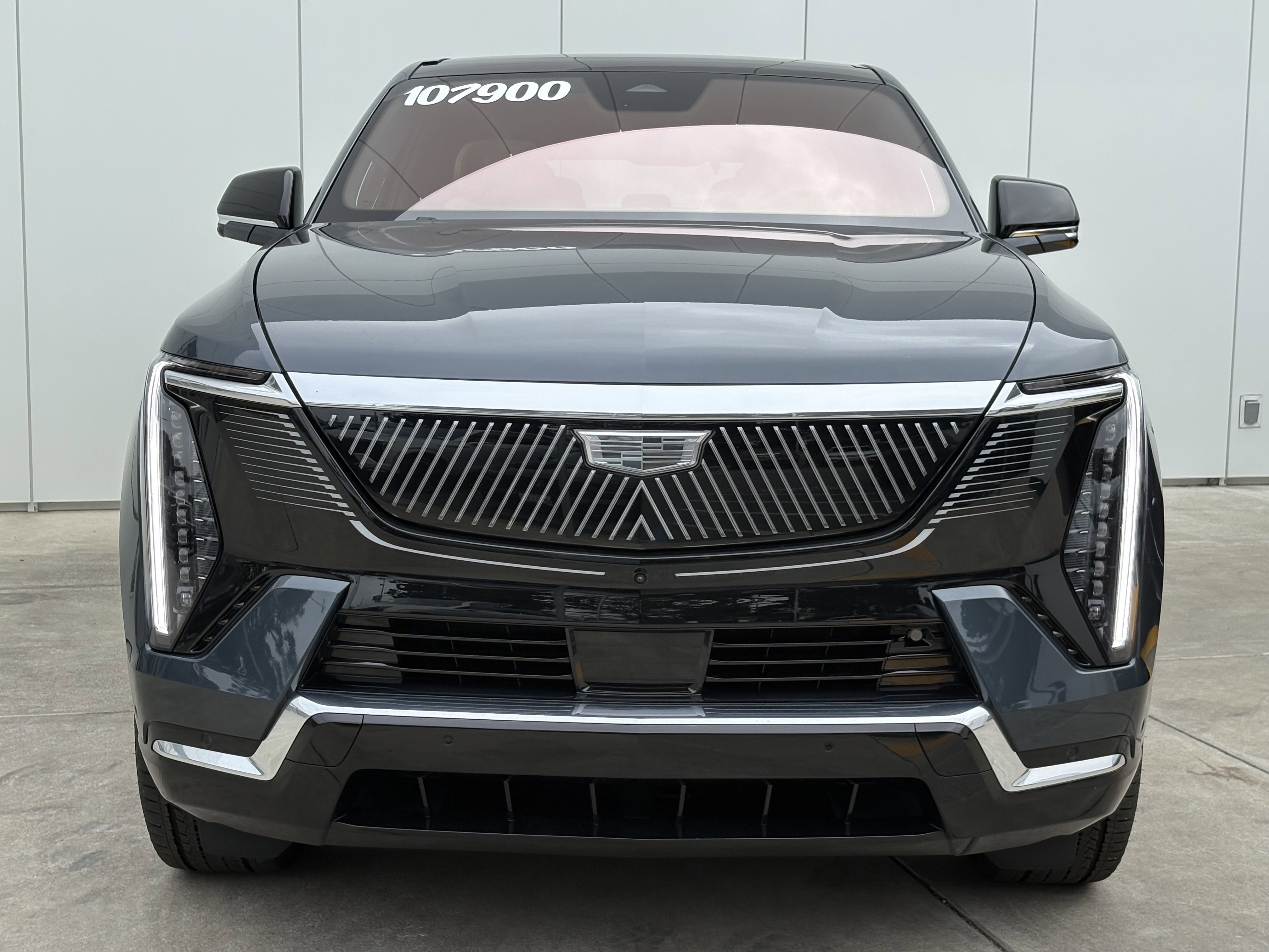 Used 2025 Cadillac Escalade IQ Luxury 2 AWD/4WD image 3
