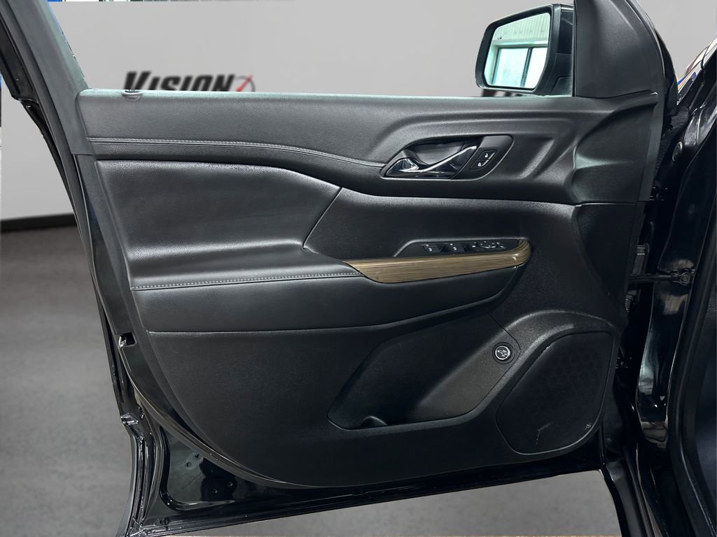 Used 2023 GMC Acadia SLE w/ Driver Convenience Package image 21