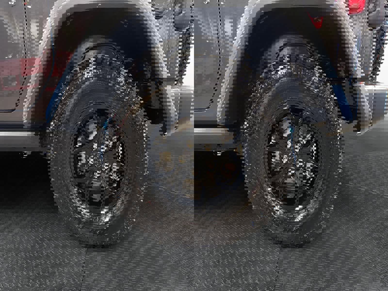 Used 2025 Jeep Wrangler Sport image 11