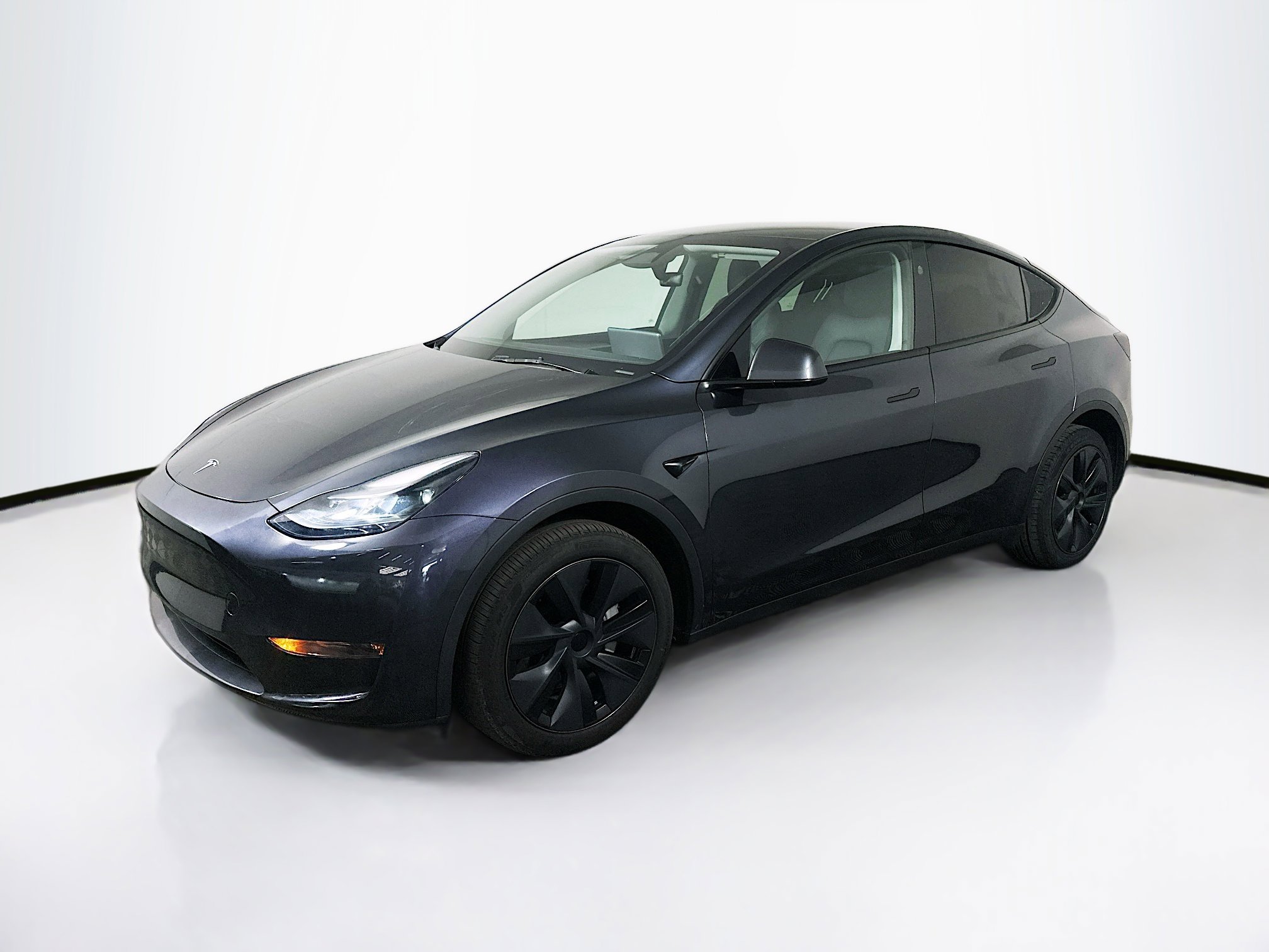 Used 2024 Tesla Model Y Long Range AWD/4WD image 3