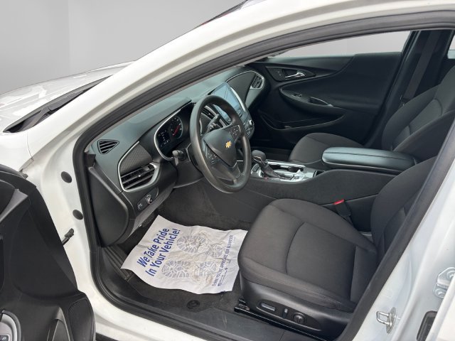 Used 2024 Chevrolet Malibu LT FWD image 9