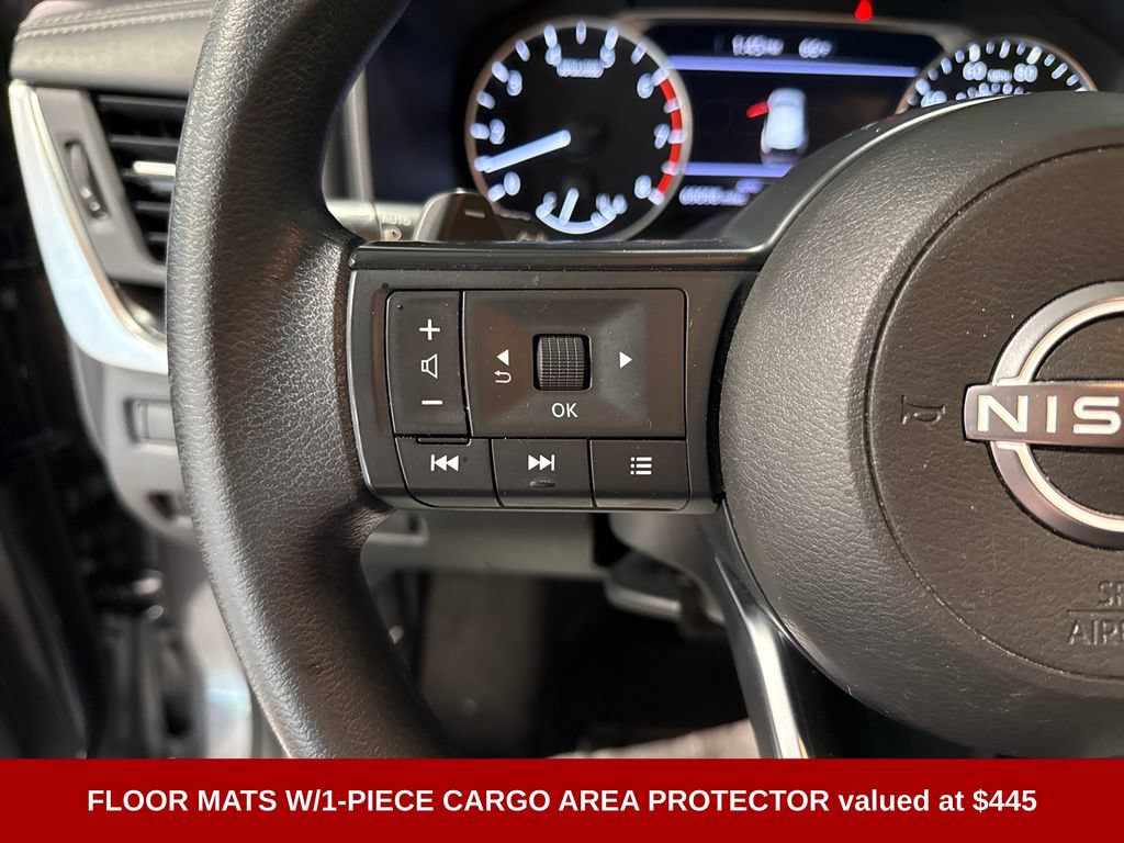 Used 2024 Nissan Rogue SV AWD/4WD image 3