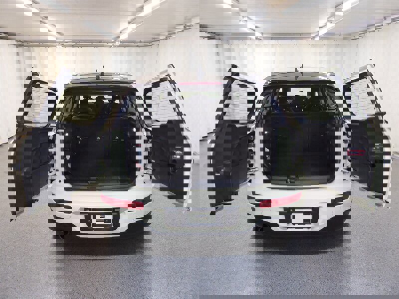 Used 2016 MINI Cooper Clubman image 32