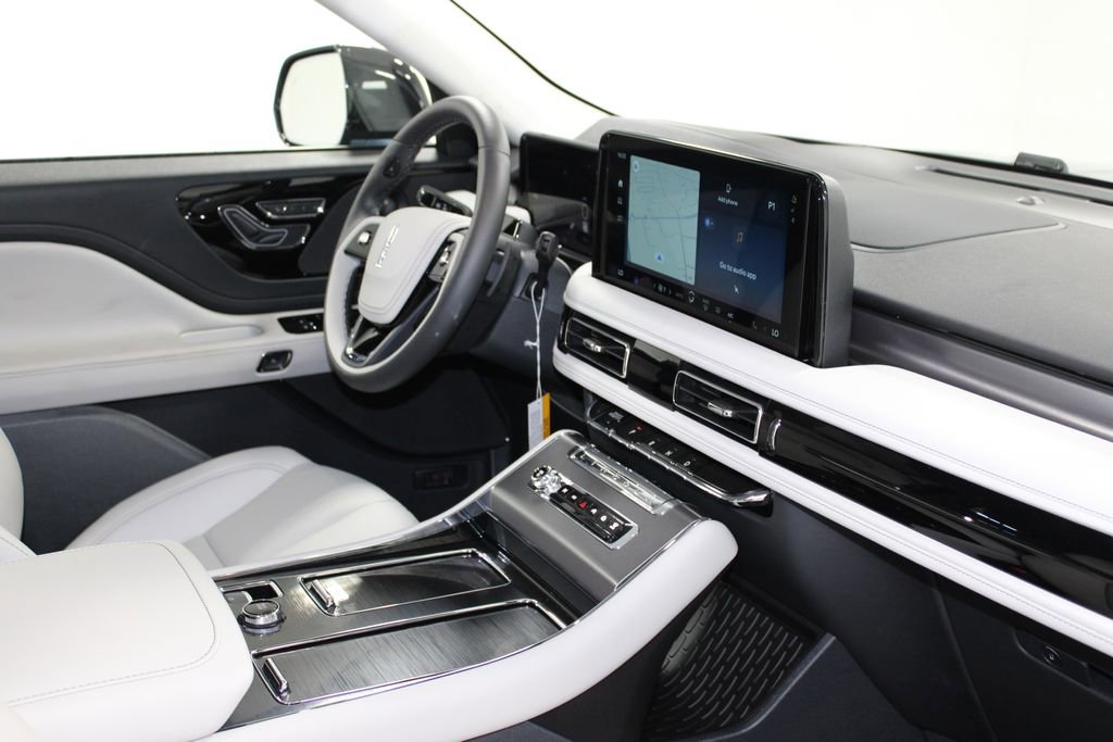 New 2025 Lincoln Aviator 2WD w/ Equipment Group 101A image 31