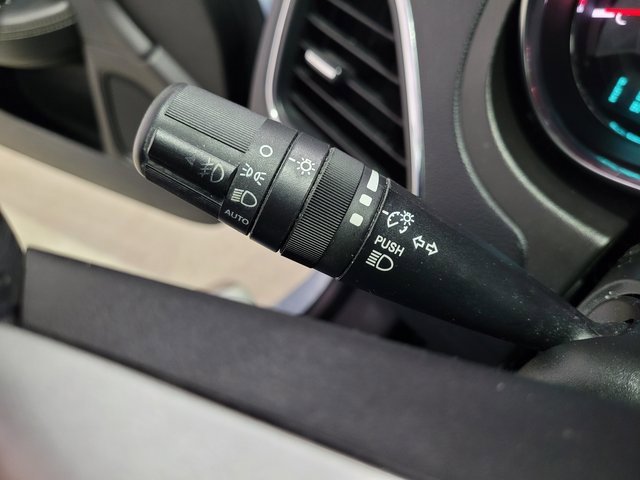 Used 2013 Chrysler 200 Limited image 31