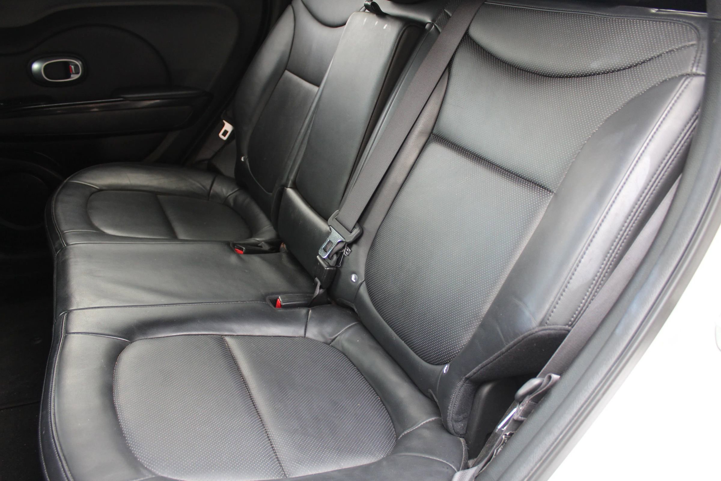 Used 2015 Kia Soul ! w/ Sun & Sound Package image 13