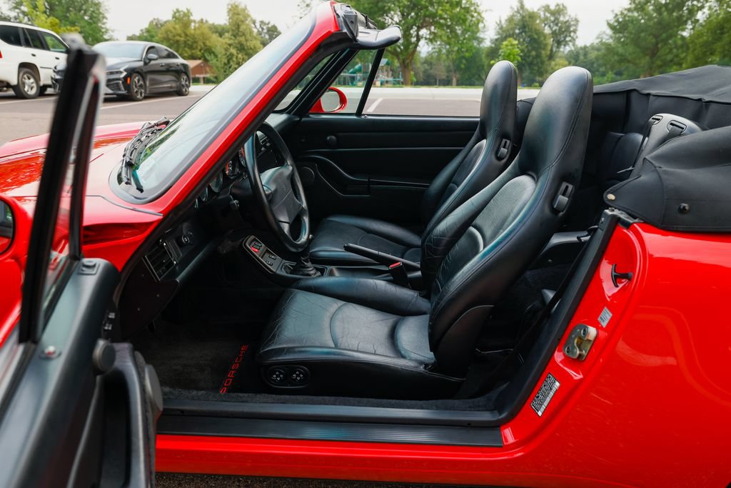 Used 1995 Porsche 911 Carrera RWD image 78