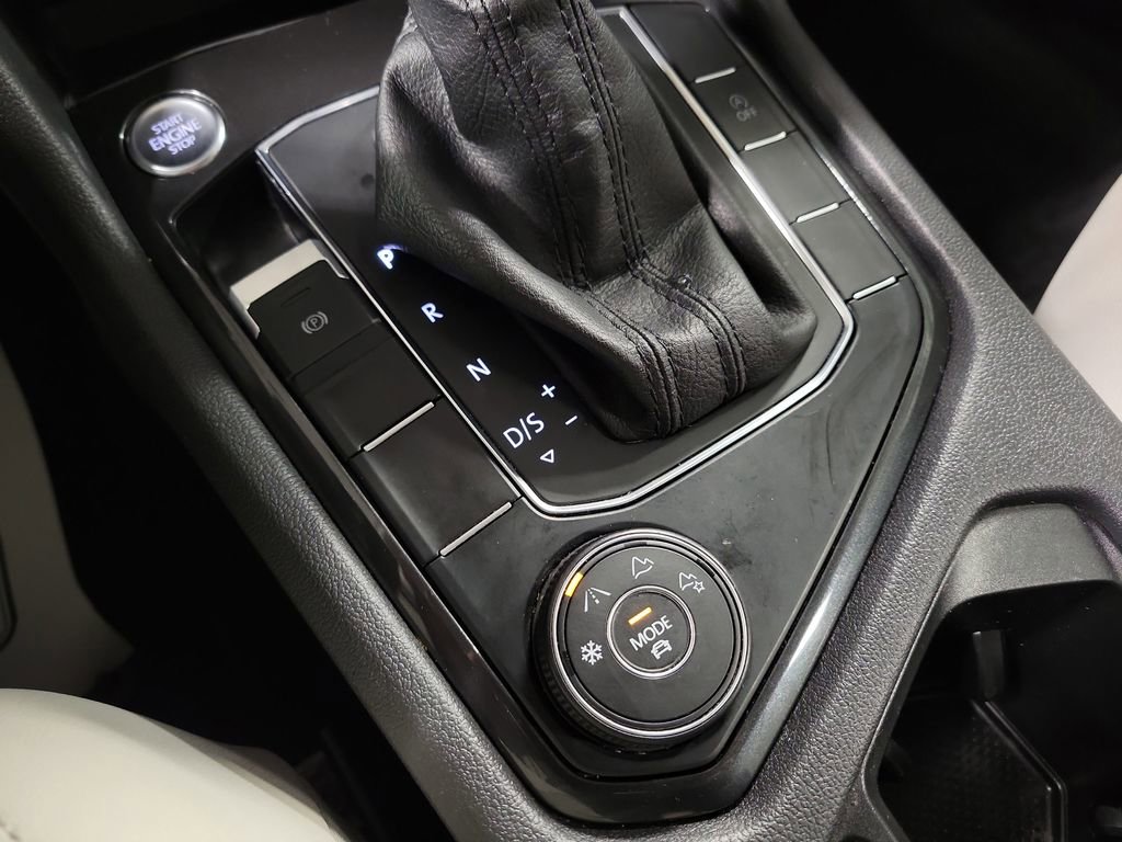 Used 2019 Volkswagen Tiguan SE image 16