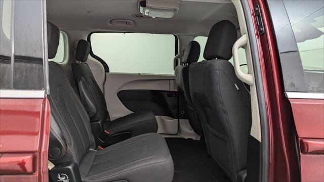 Used 2017 Chrysler Pacifica Touring Plus w/ Tire & Wheel Group image 21