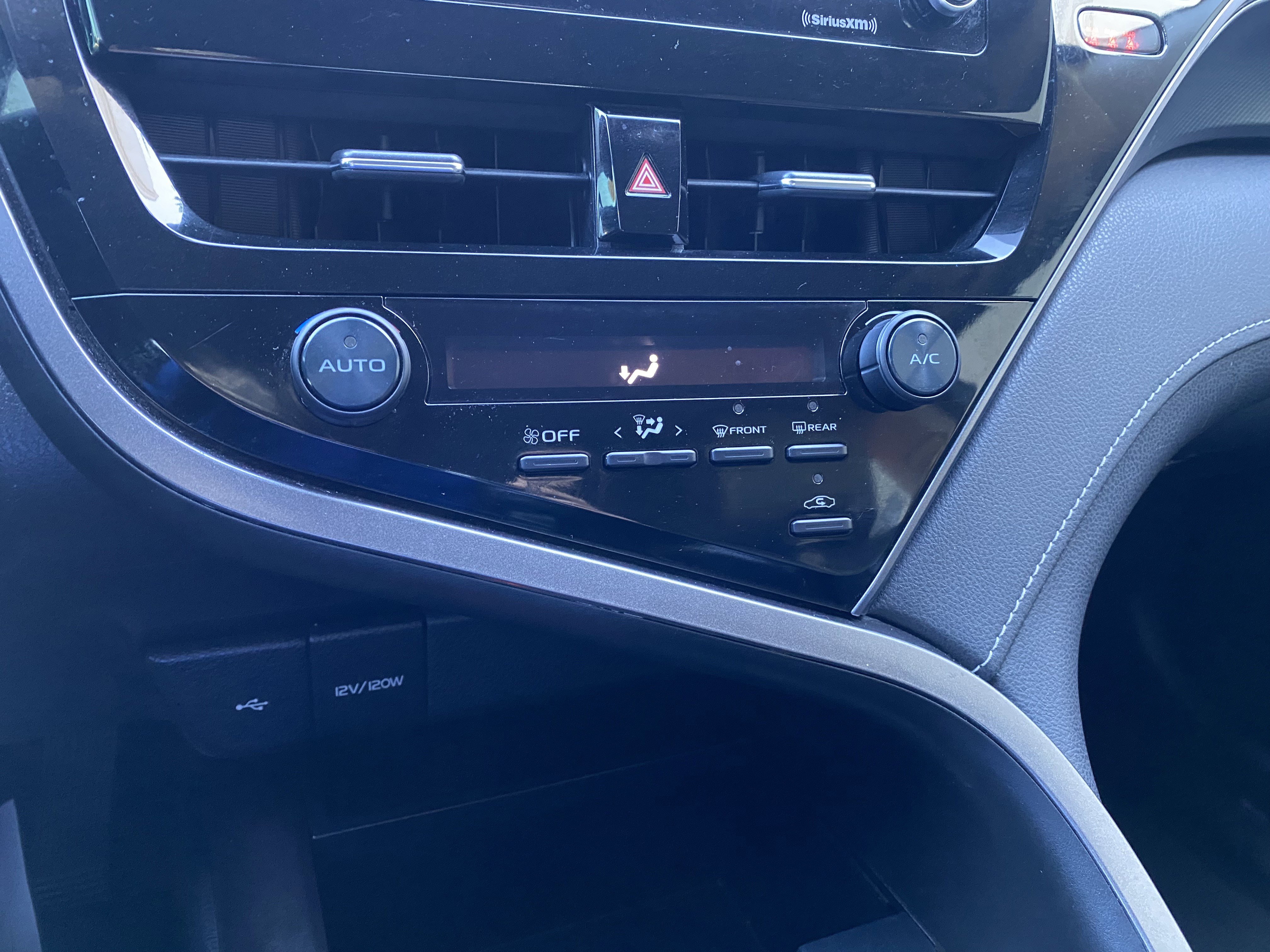 Used 2021 Toyota Camry SE FWD image 26