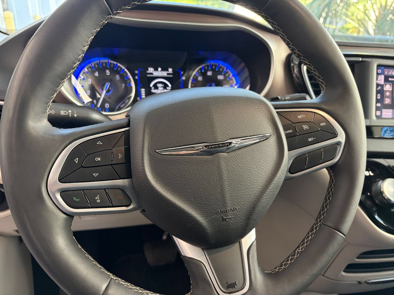 Used 2024 Chrysler Voyager LX FWD image 28