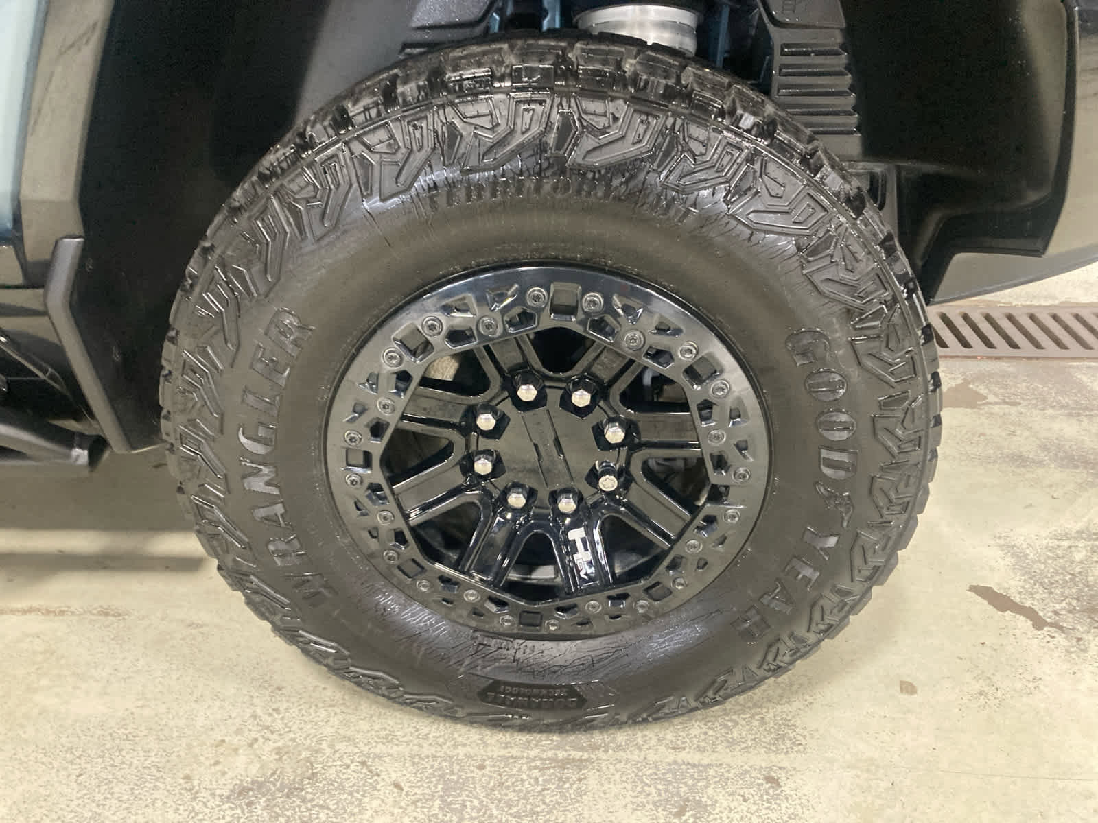 Used 2024 GMC Hummer EV 3X w/ Omega Edition image 10