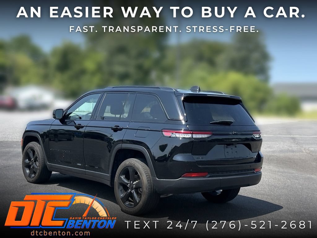 Used 2025 Jeep Grand Cherokee Altitude AWD/4WD image 5