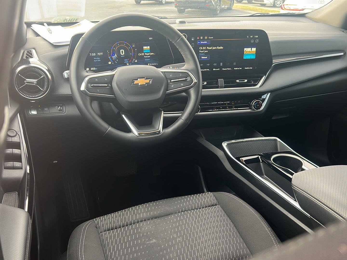 Used 2025 Chevrolet Equinox LT FWD image 18