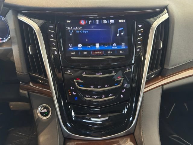 Used 2020 Cadillac Escalade Premium Luxury AWD/4WD image 19
