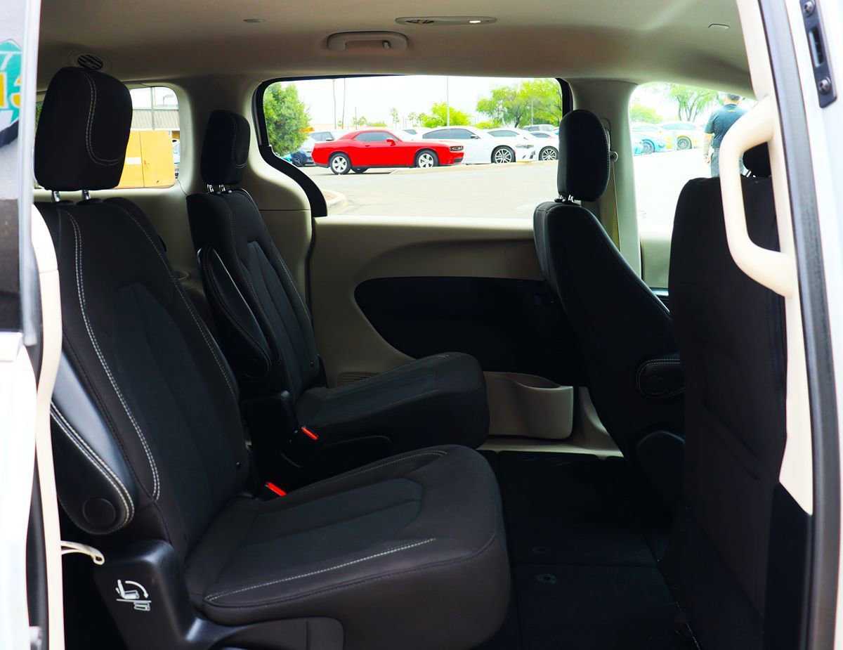 Used 2023 Chrysler Voyager LX FWD image 29