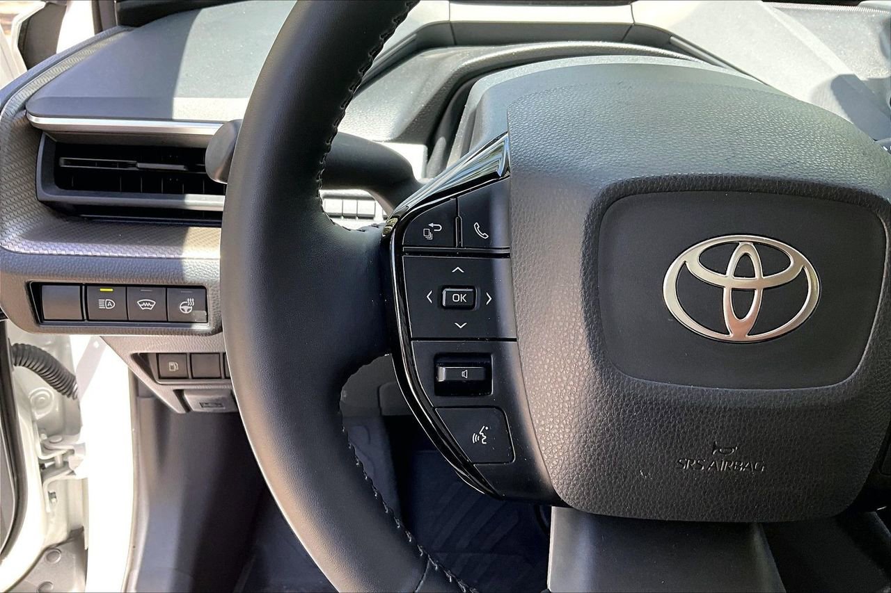 Used 2024 Toyota Prius XLE FWD image 10