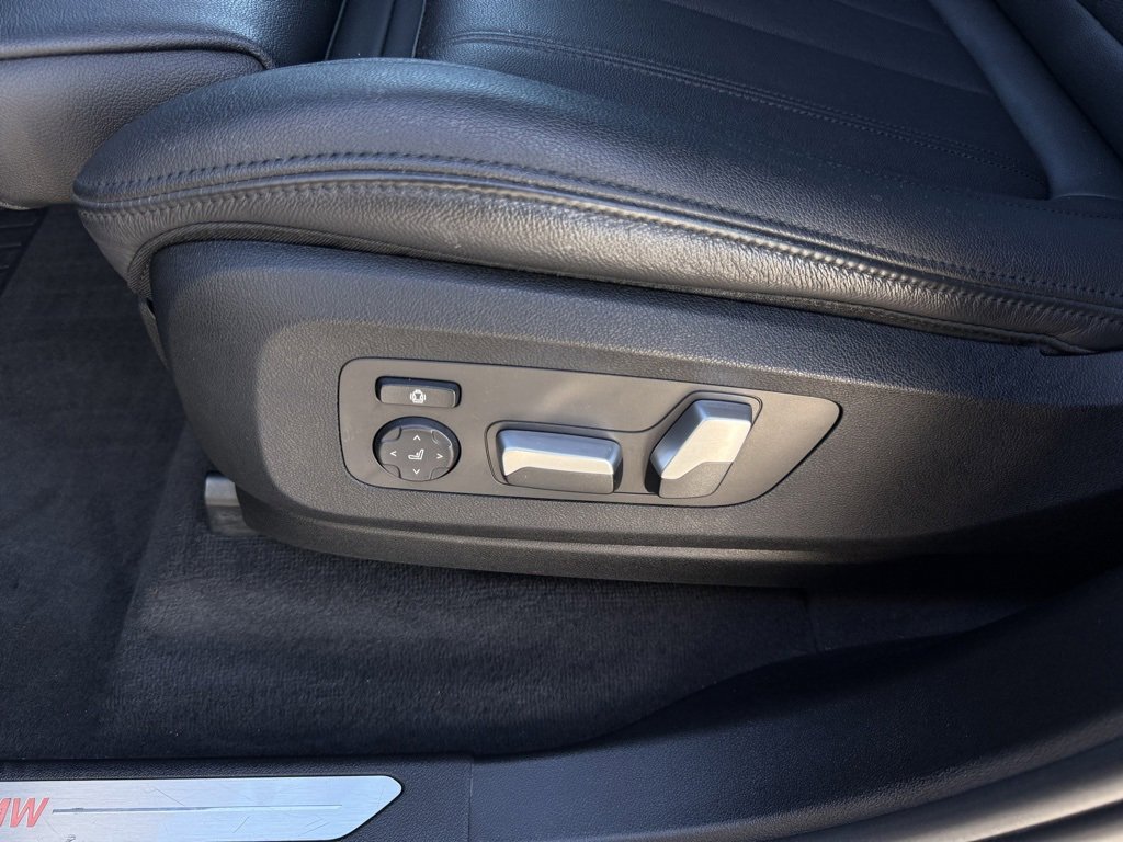 Used 2022 BMW X5 sDrive40i w/ Premium Package image 11
