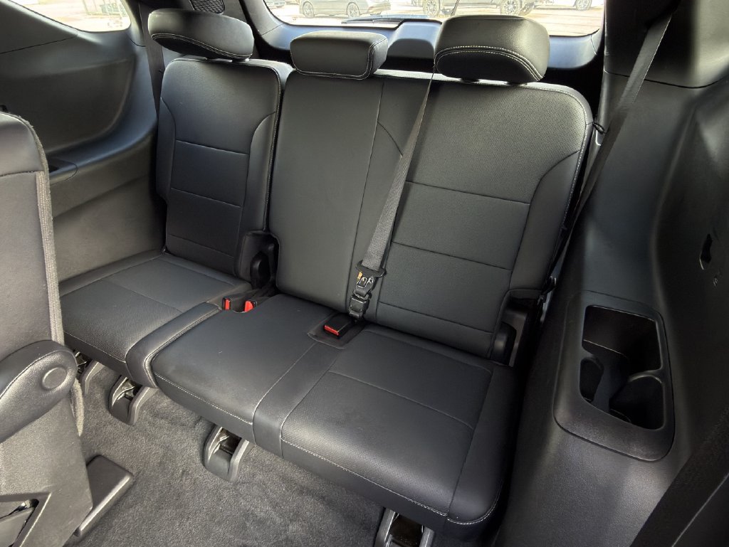 Used 2025 Chevrolet Traverse LT FWD image 26