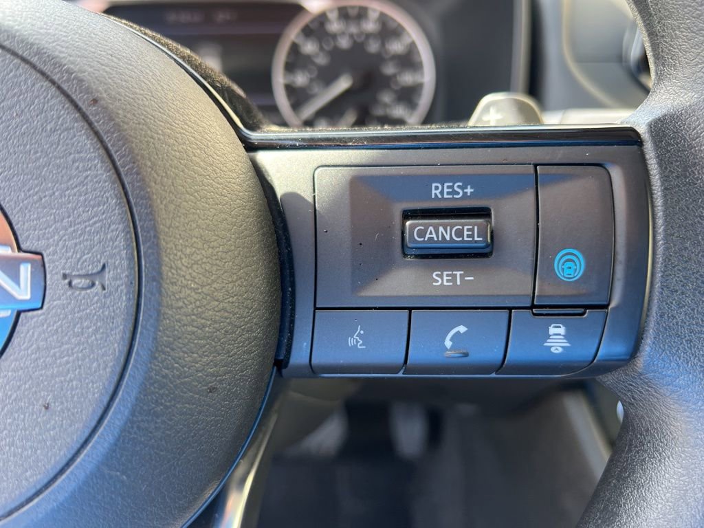 Used 2023 Nissan Rogue SV image 14