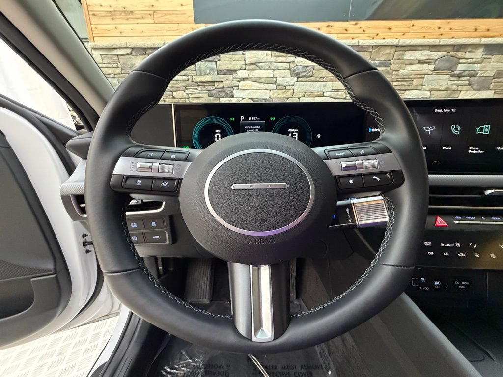 Used 2025 Hyundai Sonata SEL FWD image 17